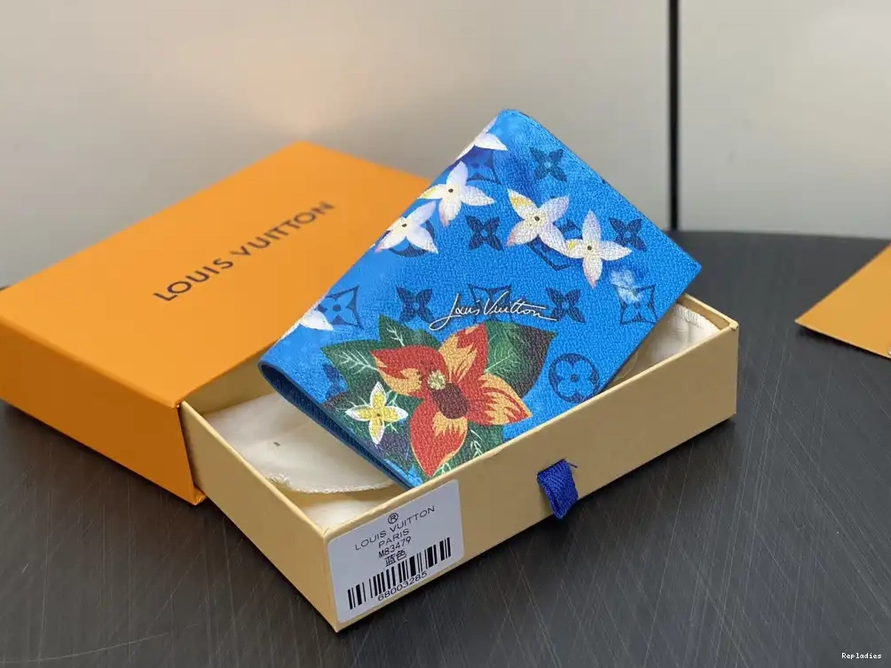 COVER-10*14*2.5CM PASSPORT Vuitton Louis 0508
